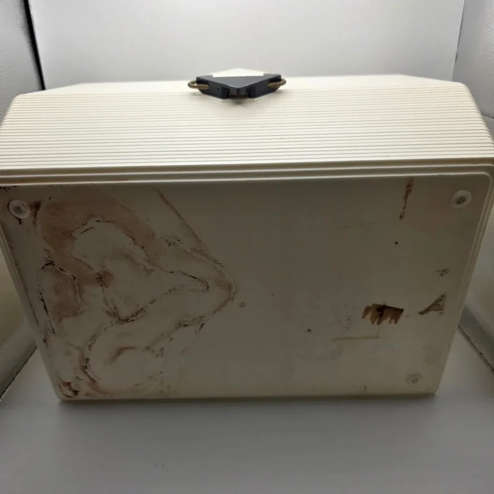 Vintage Caboodles Nail Care/ Makeup Case Cream White Ribbed 80s 90s